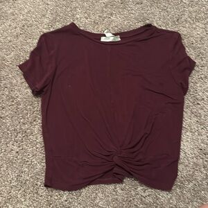 Gaze Cropped Twist Shirt